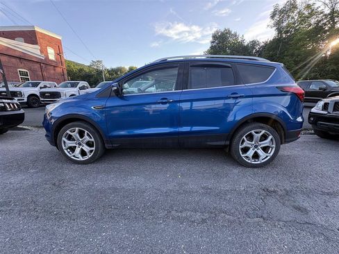 Used 2019 Ford Escape Titanium AWD/4WD image 4