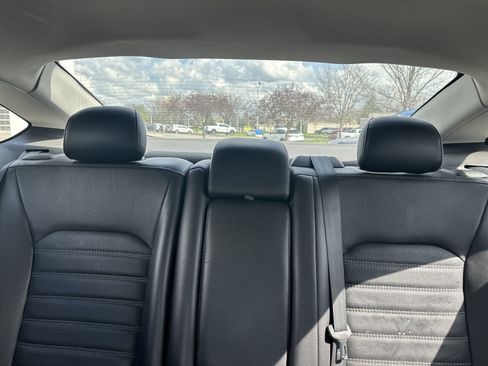 Used 2014 Ford Fusion SE w/ Equipment Group 202A image 30