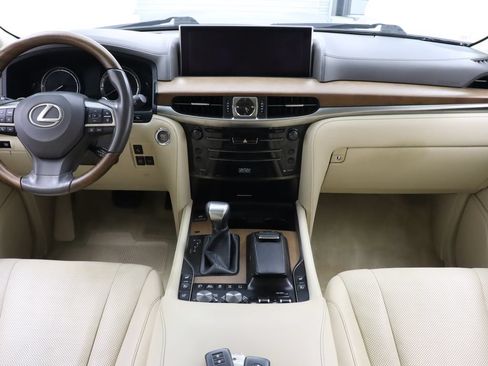 Used 2017 Lexus LX 570 4WD w/ Luxury Package image 21