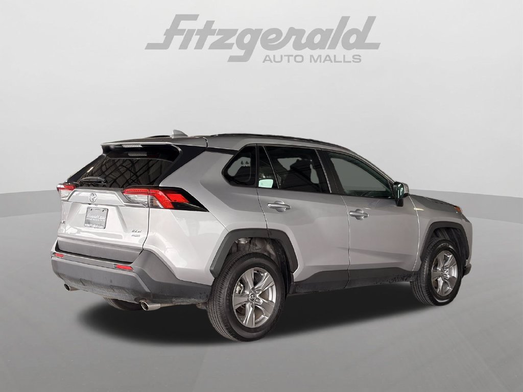 Used 2025 Toyota RAV4 XLE AWD/4WD image 8