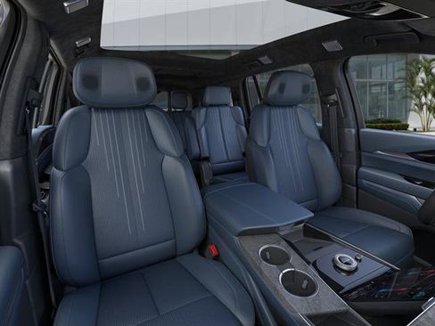 New 2025 Cadillac Escalade IQ Luxury 2 AWD/4WD image 16