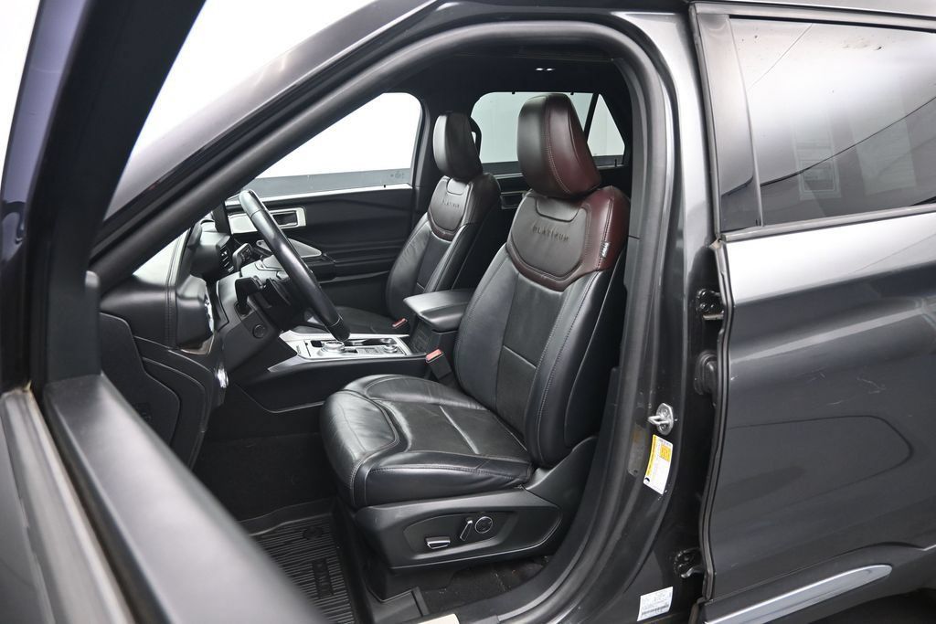 Used 2020 Ford Explorer Platinum w/ Premium Technology Package AWD/4WD image 20