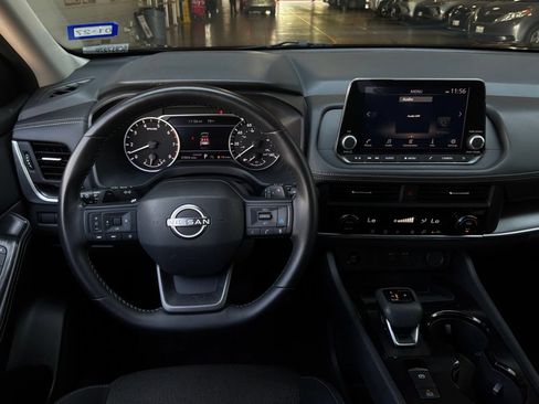 Used 2025 Nissan Rogue SV FWD image 14