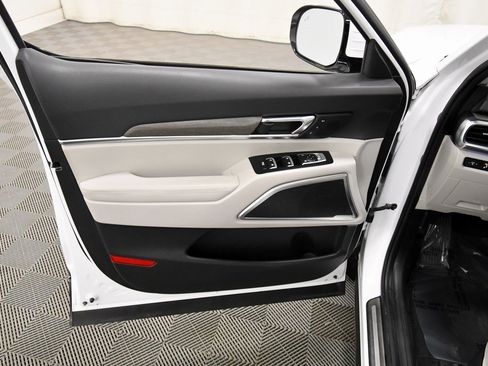 Certified 2022 Kia Telluride SX w/ SX Prestige Package image 13