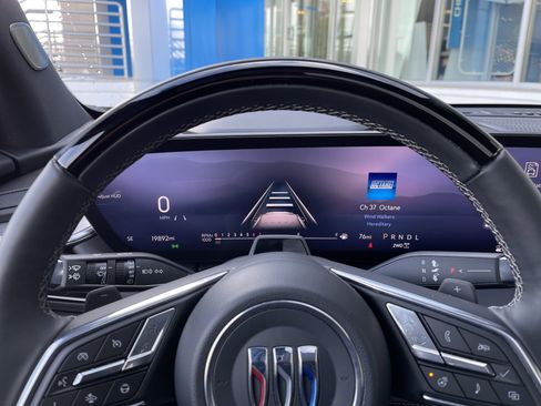 Used 2025 Buick Enclave Avenir image 27