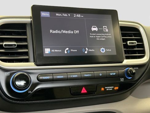 Used 2024 Hyundai Venue SEL image 9