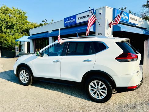 Used 2020 Nissan Rogue SV image 28