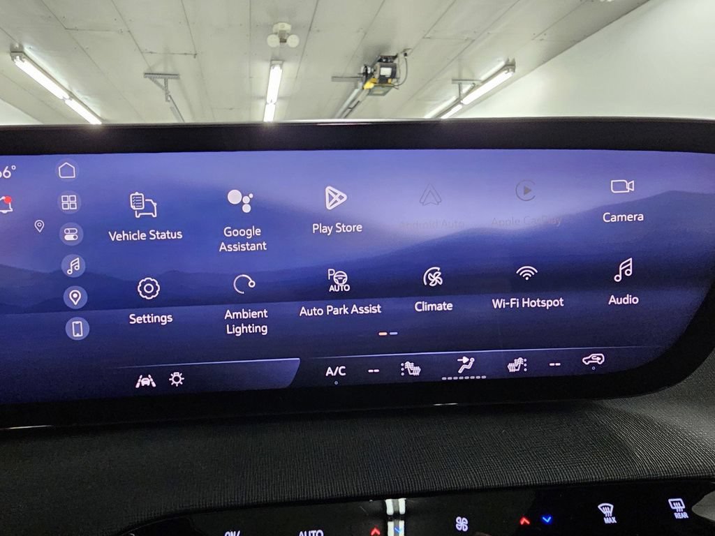 Used 2025 Buick Enclave Sport Touring w/ Super Cruise Package FWD image 17