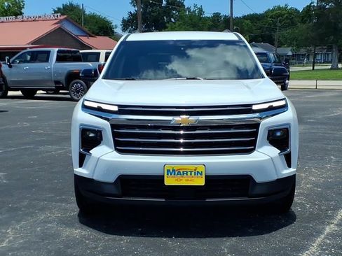 New 2026 Chevrolet Traverse LT w/ LPO, Floor Liner Package FWD image 2