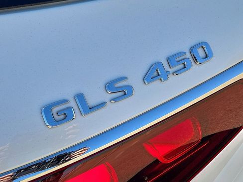 Used 2024 Mercedes-Benz GLS 450 4MATIC w/ Pinnacle Trim Package image 11