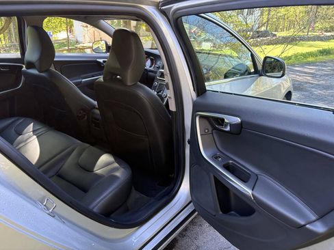 Used 2015 Volvo V60 T5 Premier AWD/4WD image 11