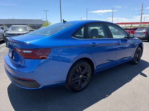 Certified 2023 Volkswagen Jetta SE w/ Panoramic Sunroof Package FWD image 7