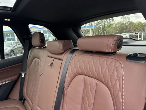 Used 2025 BMW X5 xDrive50e AWD/4WD image 26