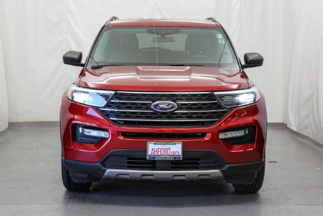 Used 2023 Ford Explorer XLT w/ Equipment Group 202A AWD/4WD image 3