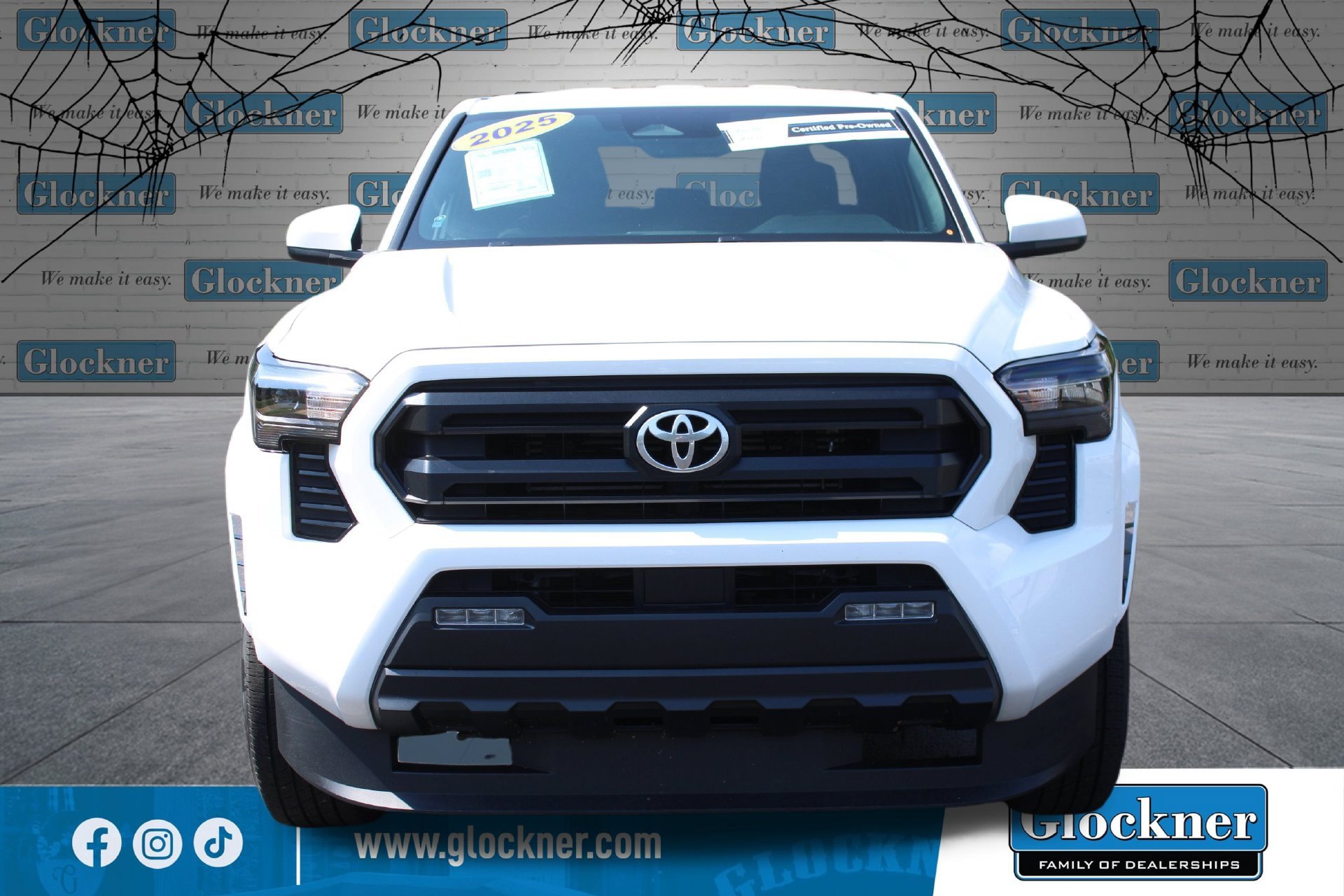 Used 2025 Toyota Tacoma SR5 AWD/4WD image 2