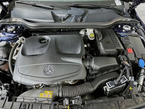 Used 2017 Mercedes-Benz GLA 250 4MATIC image 34