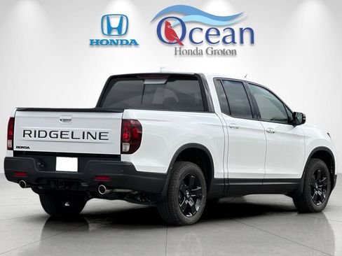 New 2026 Honda Ridgeline Black Edition image 5