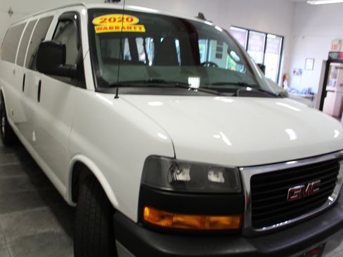 Used 2020 GMC Savana 3500 LT w/ LT Preferred Equipment Group image 3