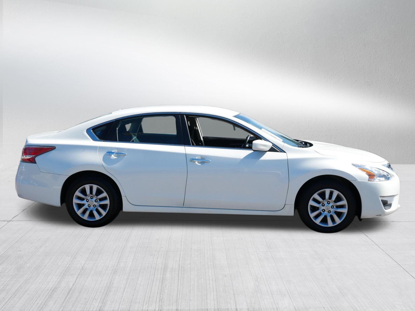 Used 2015 Nissan Altima 2.5 S FWD image 8