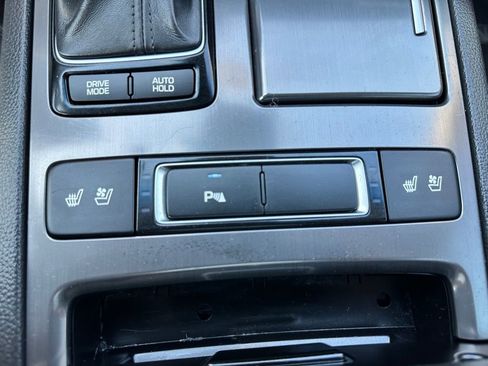 Used 2018 Genesis G80 3.8 w/ Option Group 02 image 19