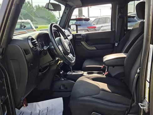 Used 2014 Jeep Wrangler Unlimited Sport AWD/4WD image 5