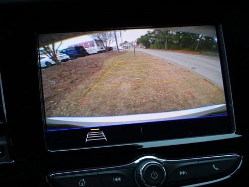 Used 2022 Buick Encore Preferred w/ Safety Package II image 30