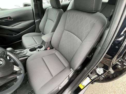 Used 2025 Toyota Corolla LE FWD image 36