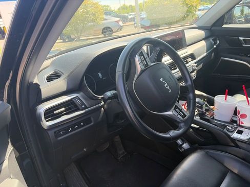 Used 2022 Kia Telluride S FWD image 11