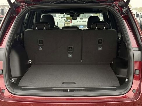 New 2025 Jeep Grand Cherokee Altitude image 10