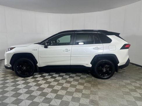 Used 2021 Toyota RAV4 XSE AWD/4WD image 4