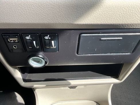 Used 2015 Toyota Sienna XLE image 24