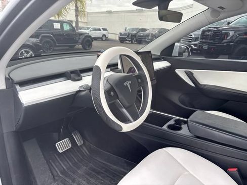 Used 2021 Tesla Model Y Long Range AWD/4WD image 6