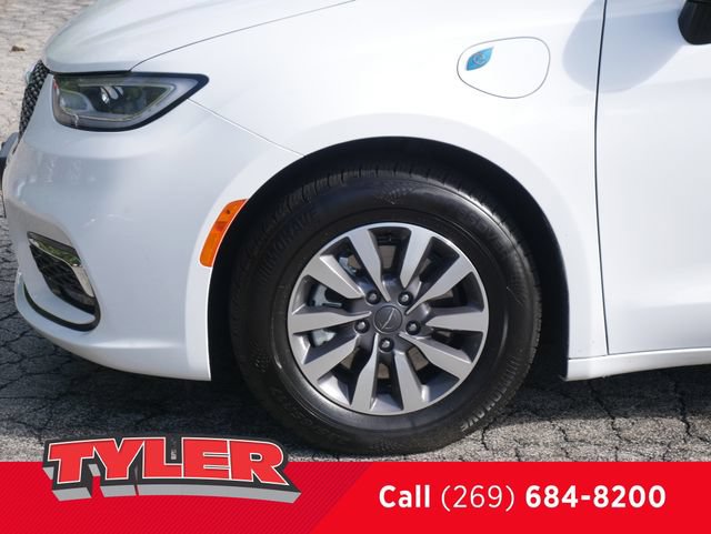 Used 2024 Chrysler Pacifica Limited FWD image 44