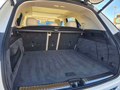 Used 2020 Mercedes-Benz GLE 350 4MATIC w/ Premium Package image 17