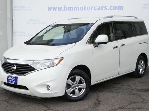 Used 2016 Nissan Quest SV FWD image 2