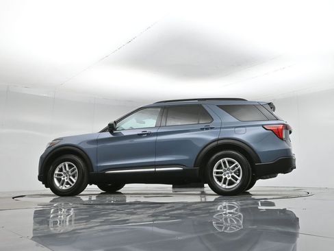 Used 2025 Ford Explorer Active image 55