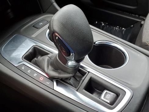 Used 2023 Chevrolet Equinox LT FWD image 23