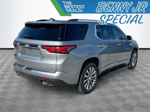 Used 2023 Chevrolet Traverse Premier image 5