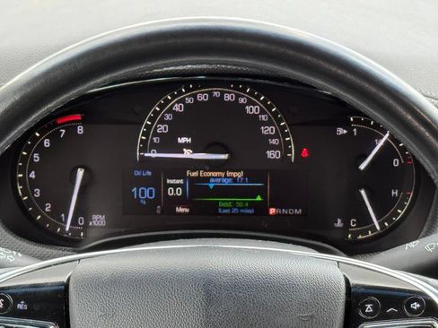 Used 2017 Cadillac XTS Luxury FWD image 3