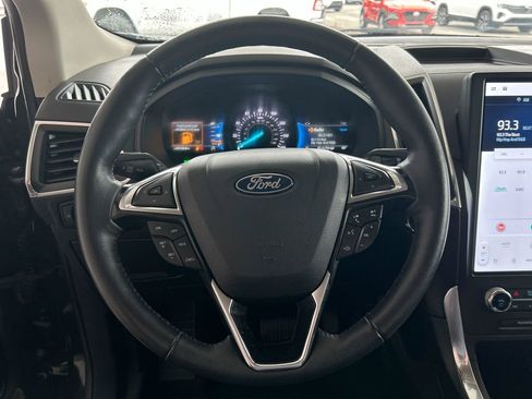Used 2024 Ford Edge Titanium image 18
