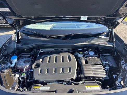 New 2026 Volkswagen Tiguan SEL R-Line image 10