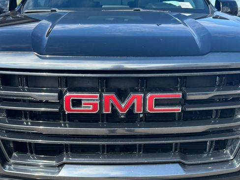 Used 2021 GMC Yukon AT4 w/ AT4 Premium Package AWD/4WD image 10