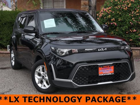 Used 2024 Kia Soul LX w/ Option Group 015 image 2