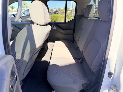 Used 2019 Nissan Frontier SV AWD/4WD image 18
