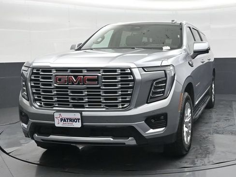 Used 2025 GMC Yukon XL Denali AWD/4WD image 30