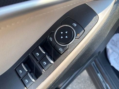 Used 2023 Ford Explorer XLT w/ Equipment Group 202A AWD/4WD image 5