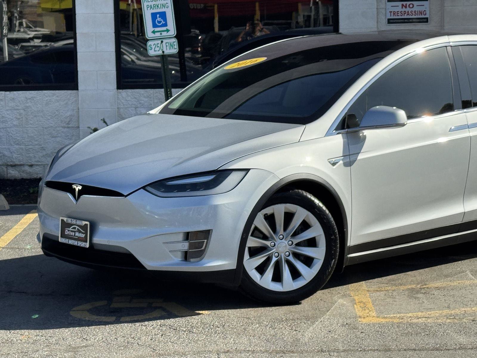 Used 2016 Tesla Model X 90D AWD/4WD image 5