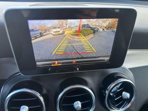 Used 2019 Mercedes-Benz GLC 300 4MATIC image 27