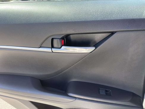 Used 2023 Toyota Camry SE FWD image 13