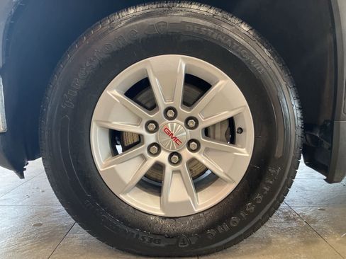 Used 2024 GMC Sierra 1500 SLE image 9